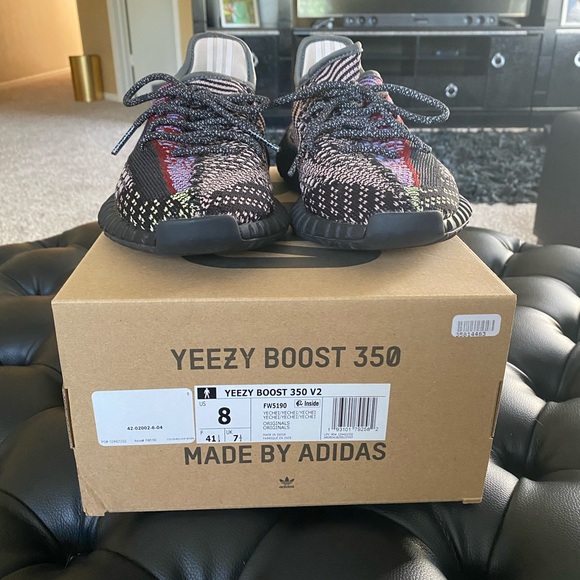 Yeezy Boost 350 V2 Yecheil Non-Reflective Size 8 - Picture 2 of 4